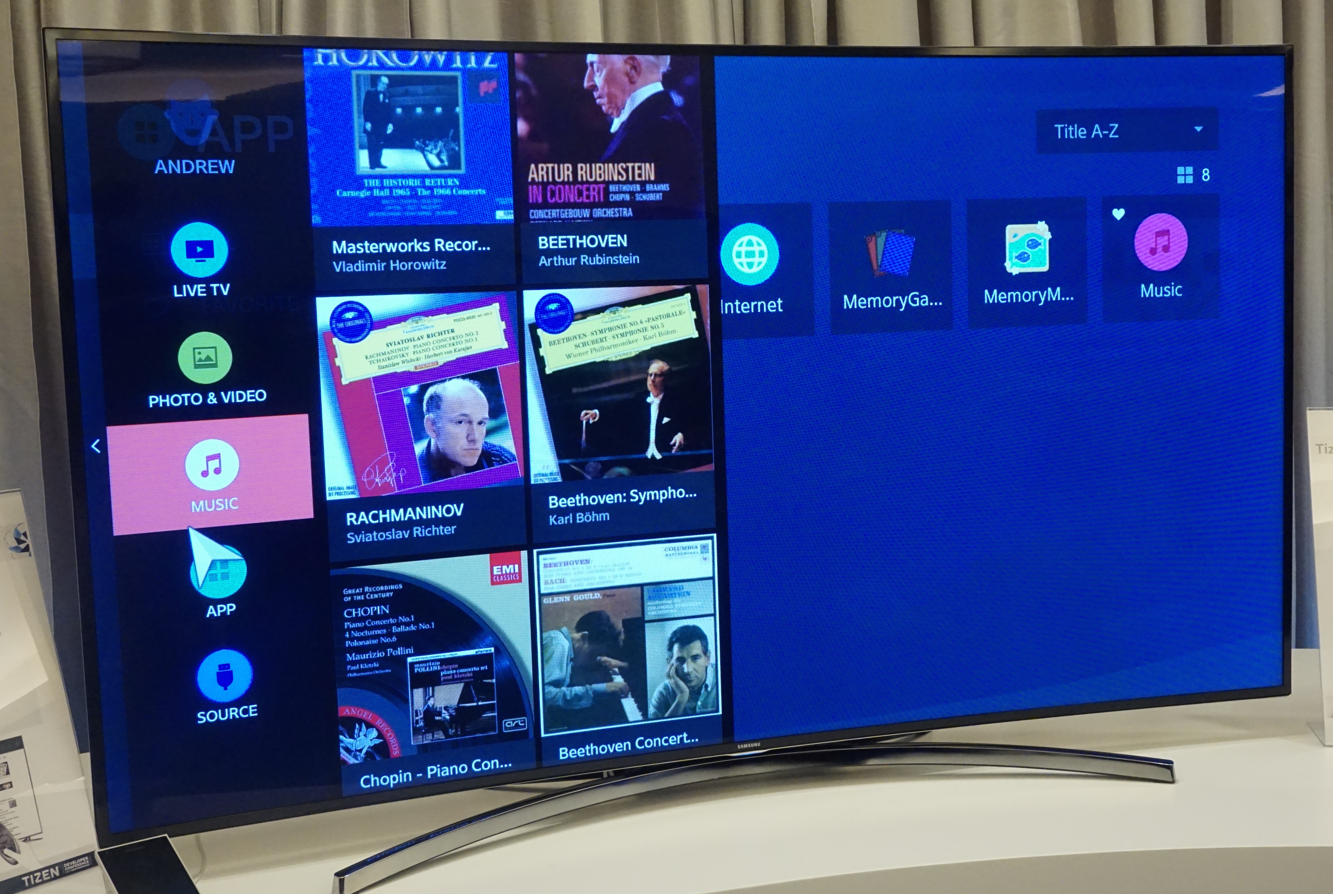 Операционная система смарт телевизора лучшее. Tizen Samsung Smart TV. Tizen os телевизор. Tizen os Samsung Smart. Операционная система на смарт ТВ самсунг.